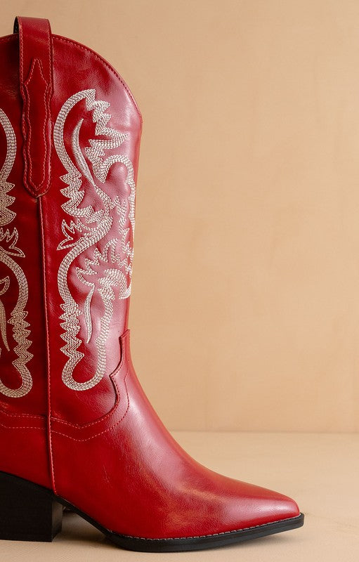 amaya boot in cherry