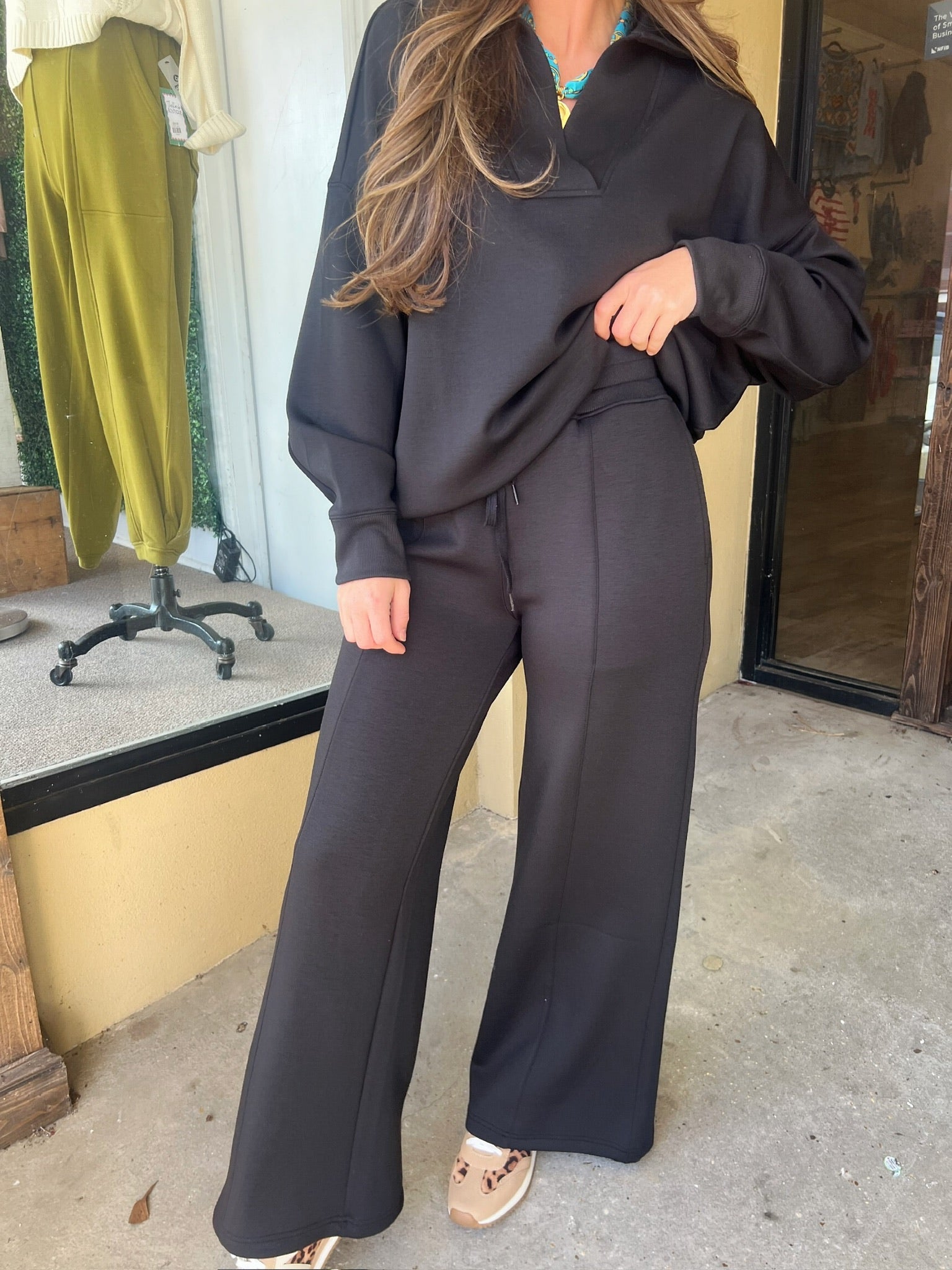 scuba collared set in black