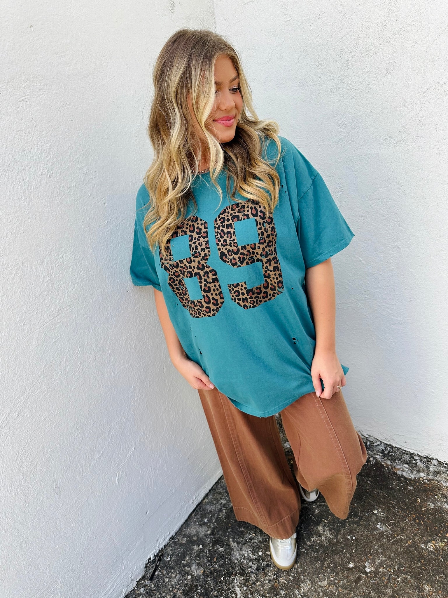 leopard 89 graphic tee in teal