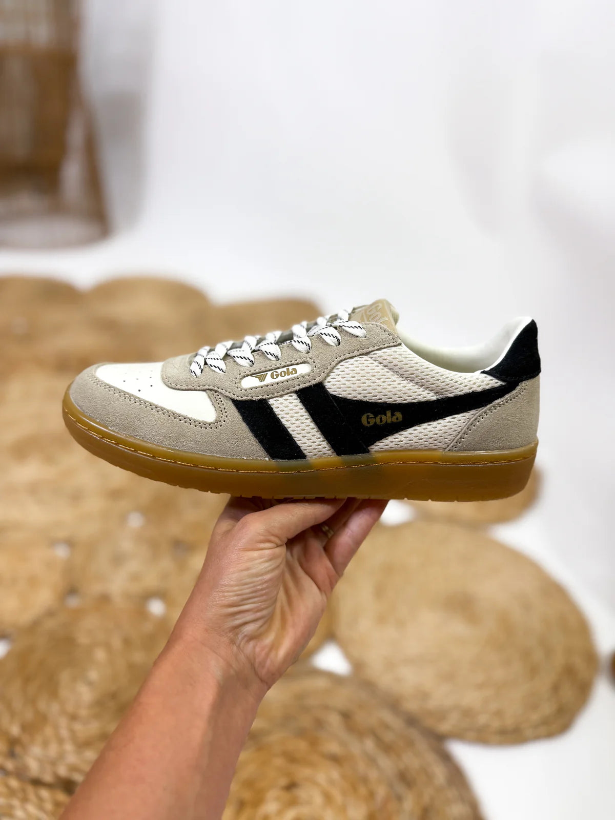 Gola hawk 83 trainer in off white/bone/black/gum