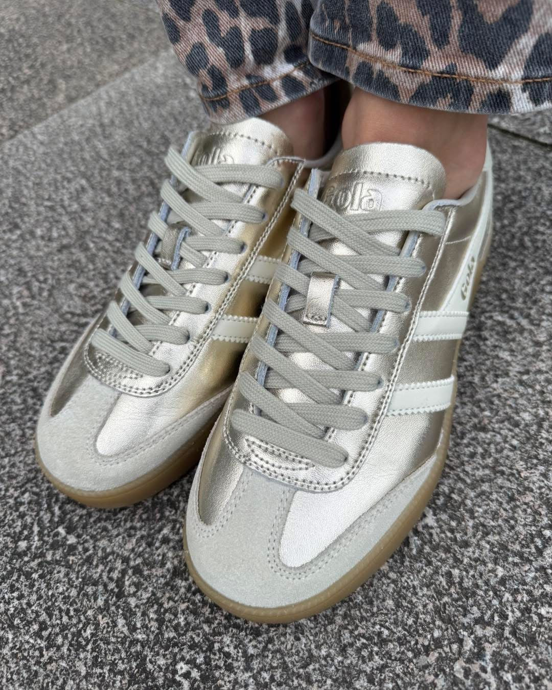 Gola viper metallic trainer in gold/off white