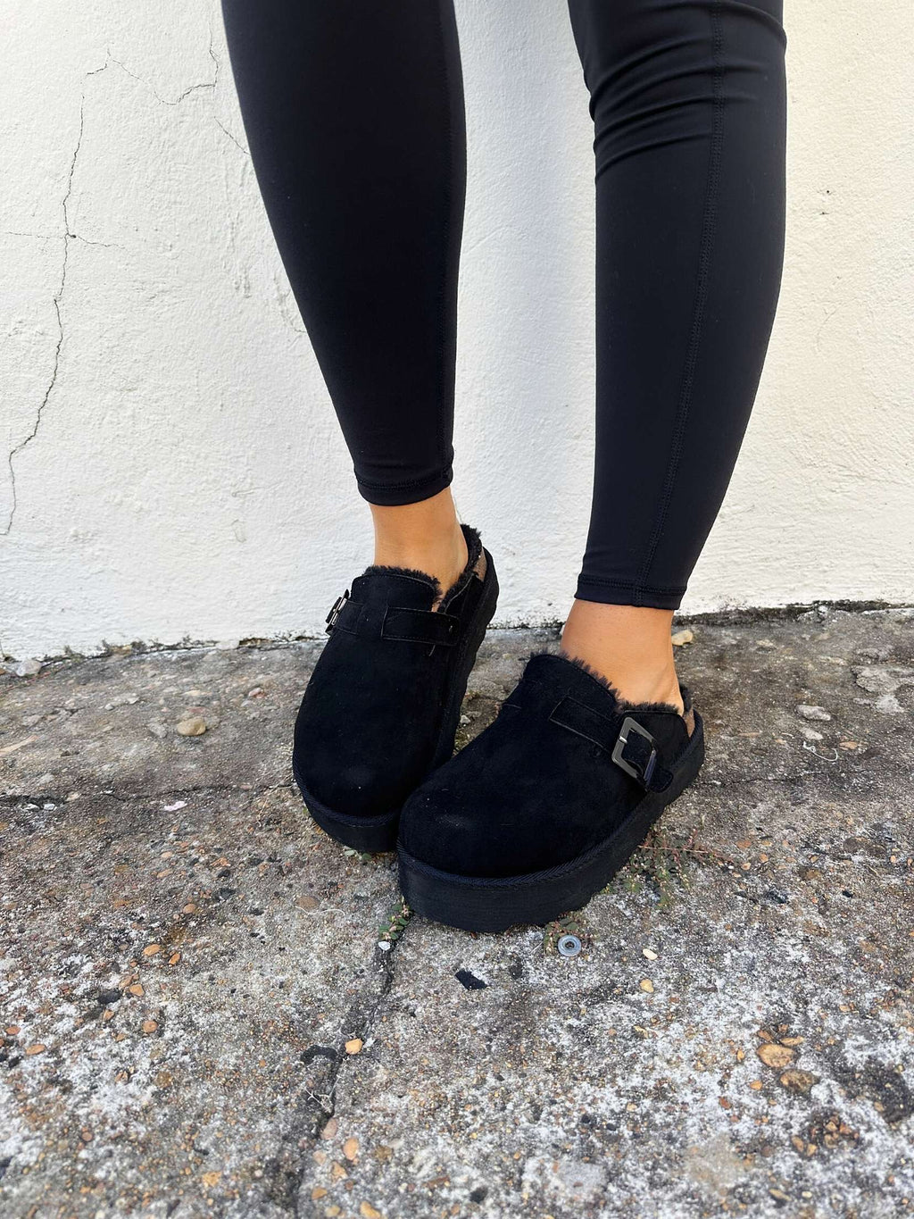 birk clog - black