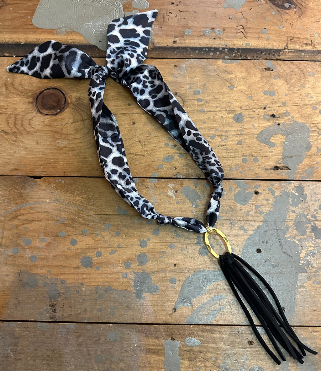 TR scarf necklace #304