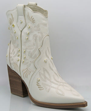 mia wendi boot