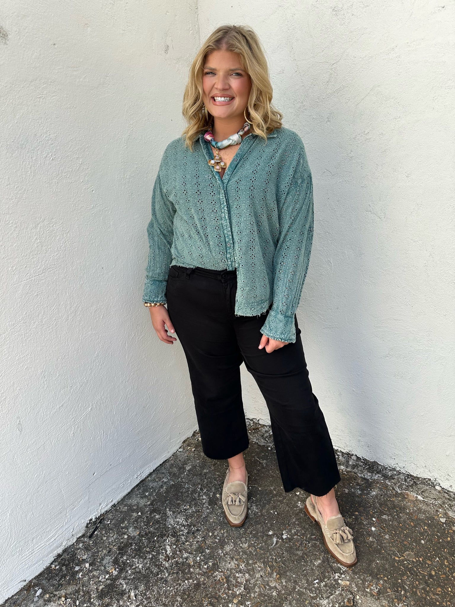 callum eyelet button up top