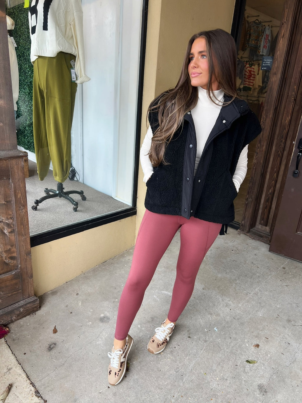 hansen sherpa vest in black